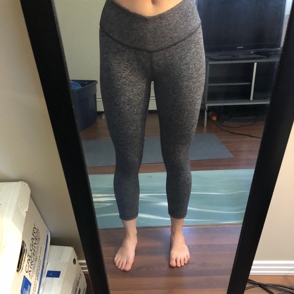 Lululemon wonder under 7/8 leggings - Picture 2 of 2